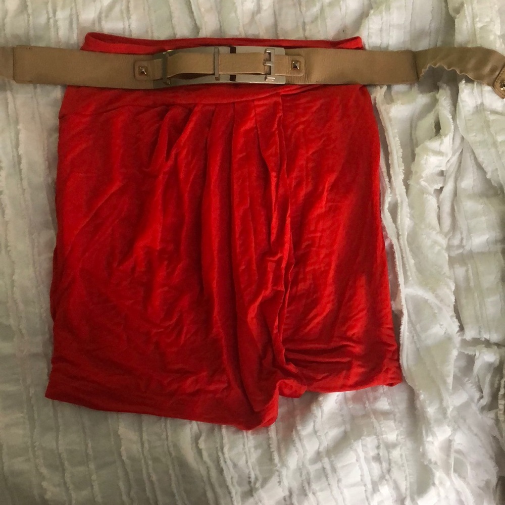 Skirt with belt
